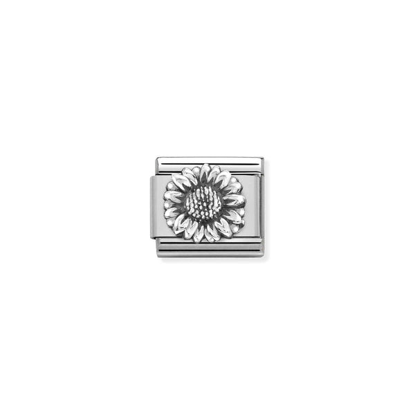 Close-up of Nomination Composable Link Sunflower Charm in 925 silver, a detailed jewelry accessory.