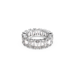 Close-up of a Swarovski Vittore ring featuring rectangular-cut crystals encircling the band, showcasing fine jewelry detail.