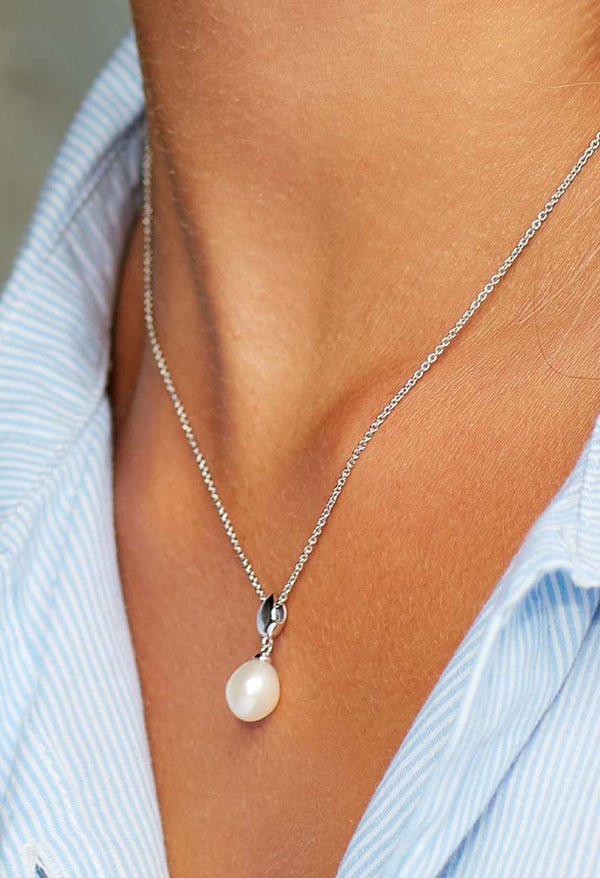 Kit Heath Coast Pebble Pearl Drop Necklace in Silver