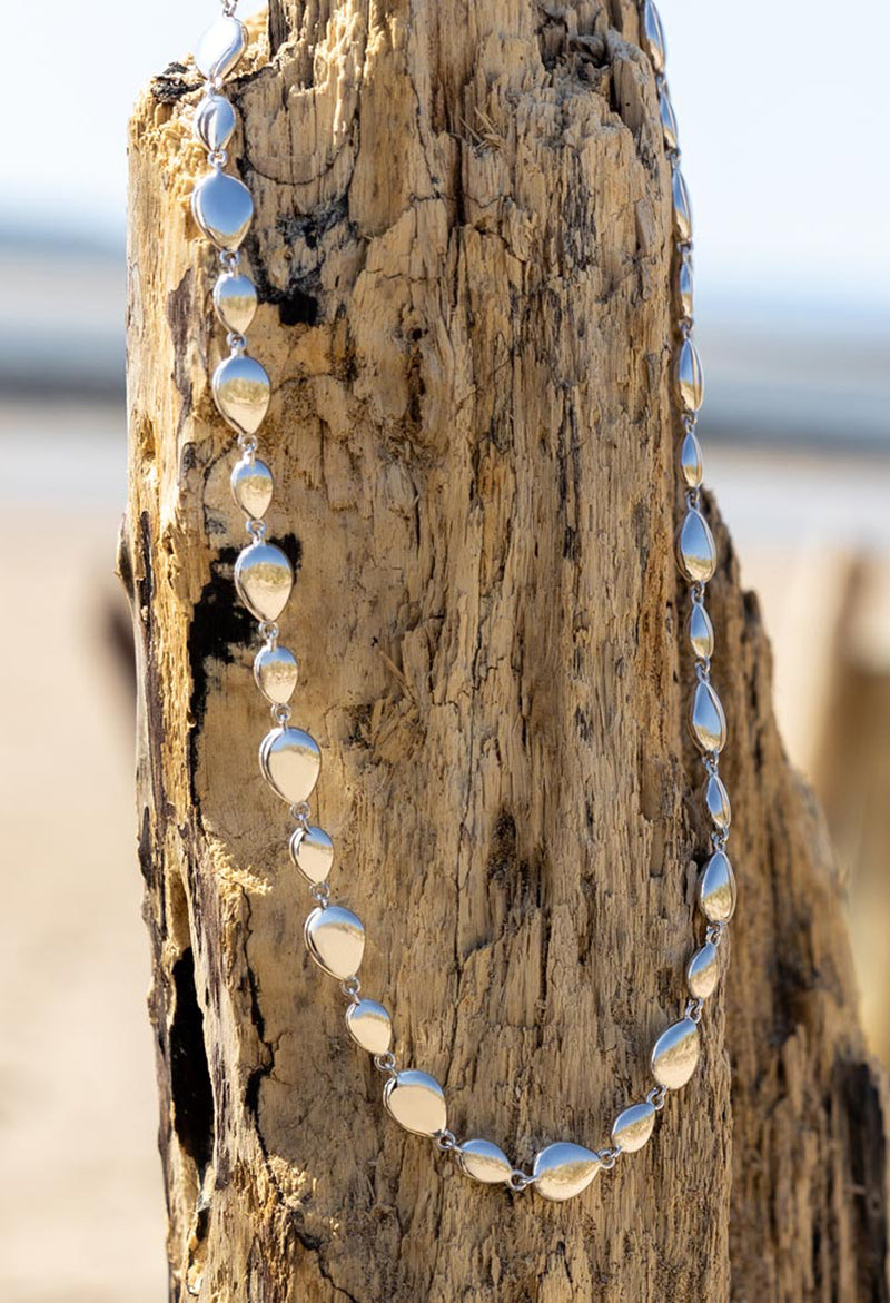 Kit Heath Coast Pebble Linking Pebbles Necklace in Silver