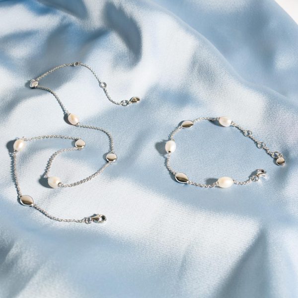 Kit Heath Coast Pebble Pearl Bracelet in Silver